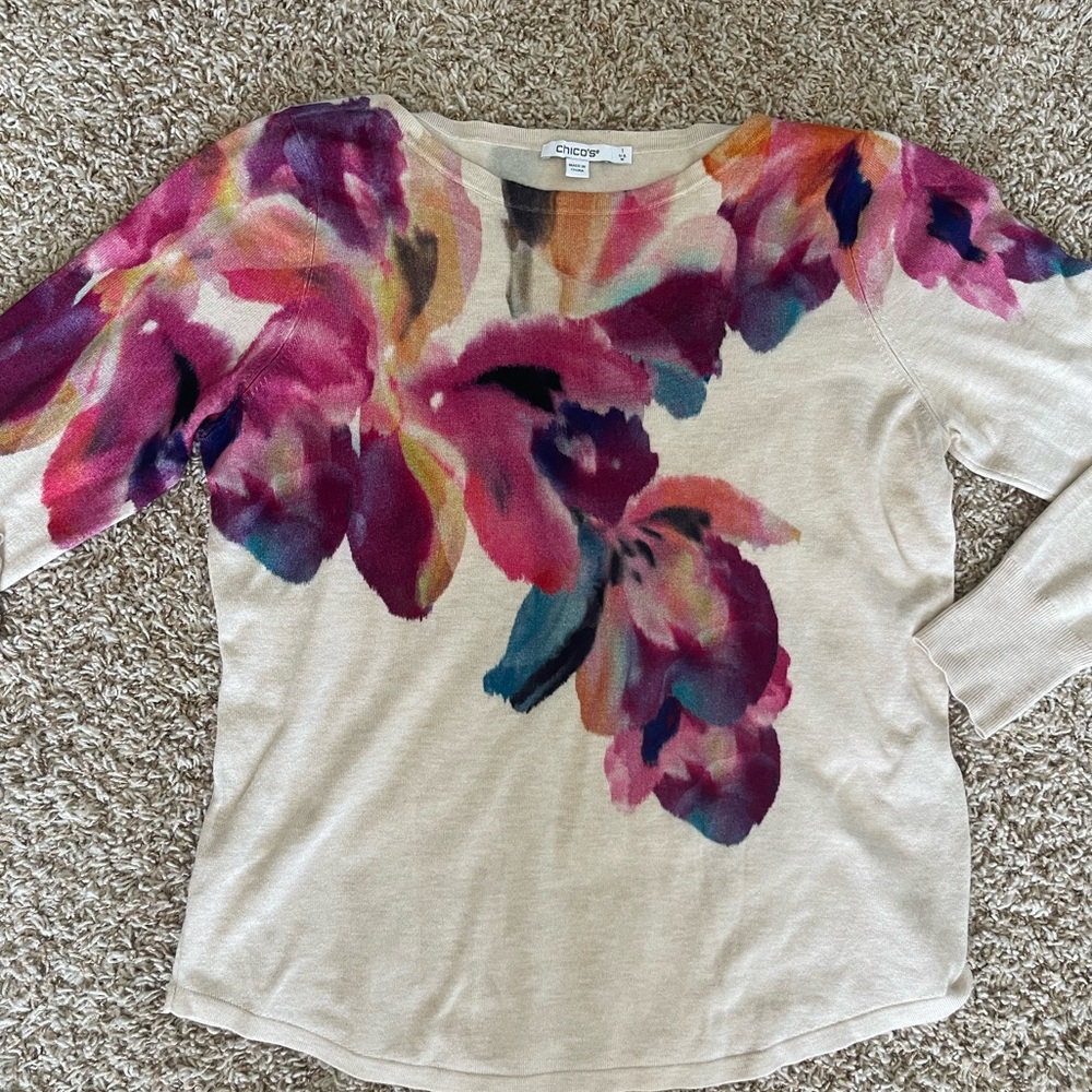 Chicos Lightweight Beige Sweater Watercolor Flowers Spring Size 8 (1) Medium